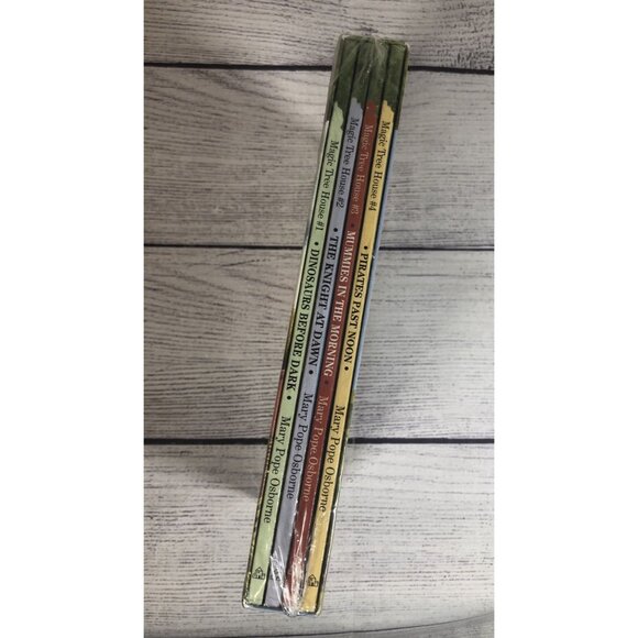 🆕Magic Treehouse Starter Pack Books 1-4 Paperback - Picture 4 of 4